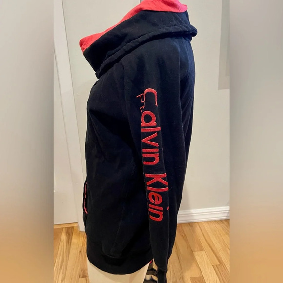 Women's Calvin Klein Performance Scoop Neck Pullover Sweater Size Medium. - Picture 4 of 9